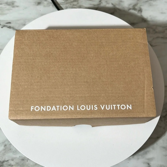 LOUIS VUITTON PLAYING CARDS NEW IN BOX. SEALED - Picture 3 of 4